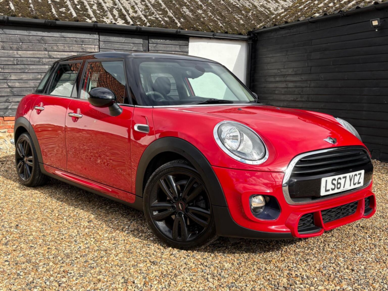 2017 MINI Hatch 1.5 Cooper Euro 6 (s/s) 5dr in Red — image 1
