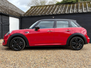 2017 MINI Hatch 1.5 Cooper Euro 6 (s/s) 5dr in Red — image 5