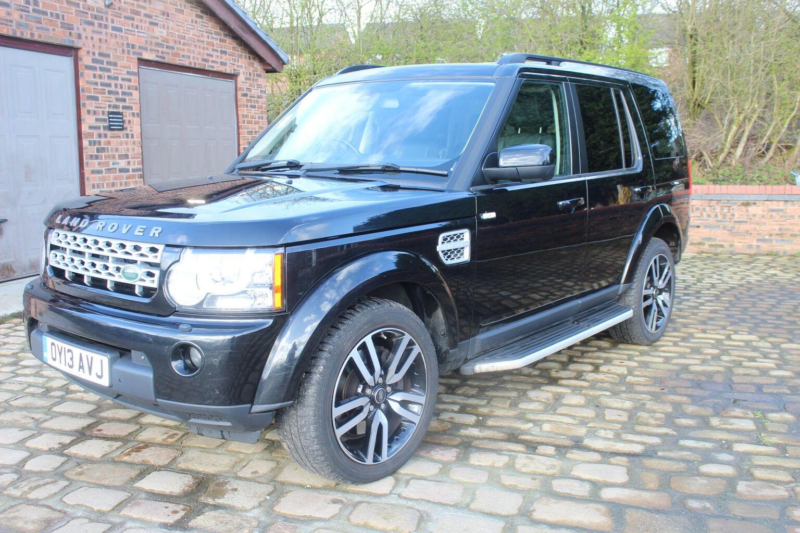 2013 Land Rover Discovery 4 3.0 Sd V6 Hse Luxury Auto 4WD Euro 5 5dr in Black — image 1