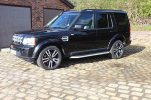 2013 Land Rover Discovery 4 3.0 Sd V6 Hse Luxury Auto 4WD Euro 5 5dr in Black — image 2