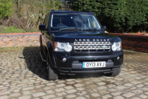 2013 Land Rover Discovery 4 3.0 Sd V6 Hse Luxury Auto 4WD Euro 5 5dr in Black — image 4