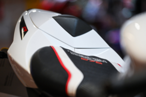 2015 Triumph Daytona 675 *arrow End Can - Stunning* in White — image 5