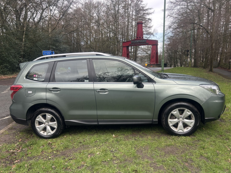 2015 Subaru Forester 2.0 D Xc Premium in Green — image 1
