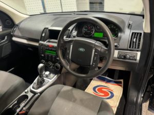 2011 Land Rover Freelander 2 2.2 Td4 Gs Commandshift 4WD Euro 5 5dr in Black — image 2
