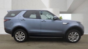 2019 Land Rover Discovery 3.0 Sd V6 Hse Auto 4WD Euro 6 (s/s) 5dr in Blue — image 2