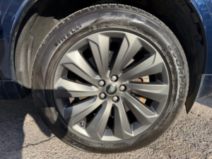 2019 Land Rover Discovery Sport 2.0 D150 Mhev R-Dynamic Se SUV 5dr Diesel Auto 4WD Euro 6 (s/s) (150 Ps) in Blue — image 4