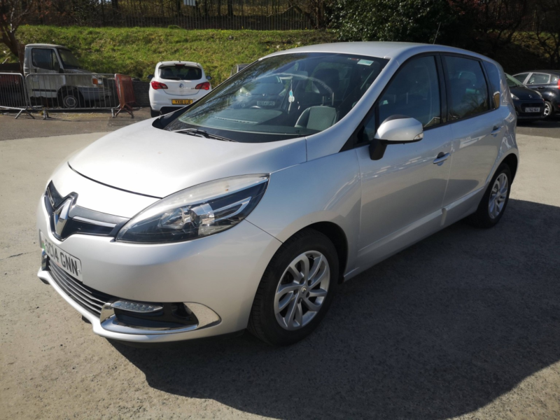 2014 Renault Scenic 1.5 Dynamique Tomtom Dci 110 Stop & Start in Silver — image 1