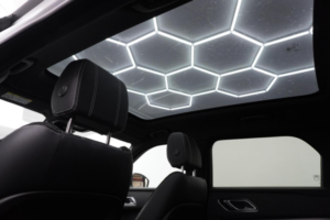 2018 Land Rover Range Rover Velar 2.0 D240 R-Dynamic S Auto 4WD Euro 6 (s/s) 5dr in White — image 3