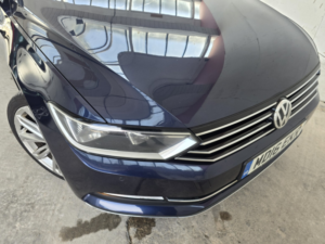 2016 Volkswagen Passat 2.0 Tdi Bluemotion Tech Gt in Blue — image 2