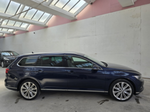 2016 Volkswagen Passat 2.0 Tdi Bluemotion Tech Gt in Blue — image 4