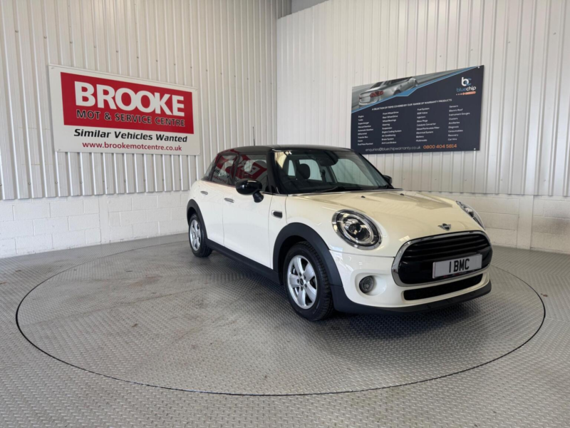 2020 MINI Hatch 1.5 Cooper Classic Euro 6 (s/s) 5dr in White — image 1