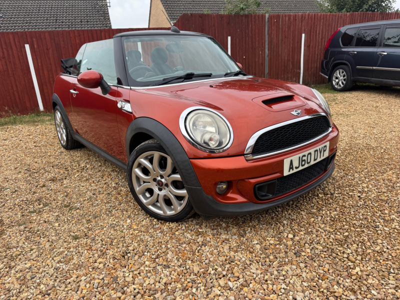 2010 MINI Convertible 1.6 Cooper S Convertible 2dr Petrol Manual Euro 5 (s/s) (184 Ps) in Orange — image 1