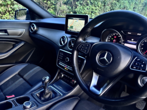 2017 Mercedes-Benz Cla 1.6 Cla180 Sport in Blue — image 3
