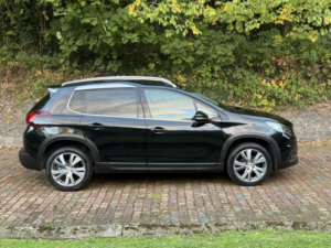 2016 Peugeot 2008 1.6 Bluehdi Allure in Black — image 3