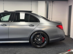 2017 Mercedes-Benz E Class 4.0 E63 V8 Biturbo Amg S (premium) Spds Mct 4matic+ Euro 6 (s/s) 4dr — image 4