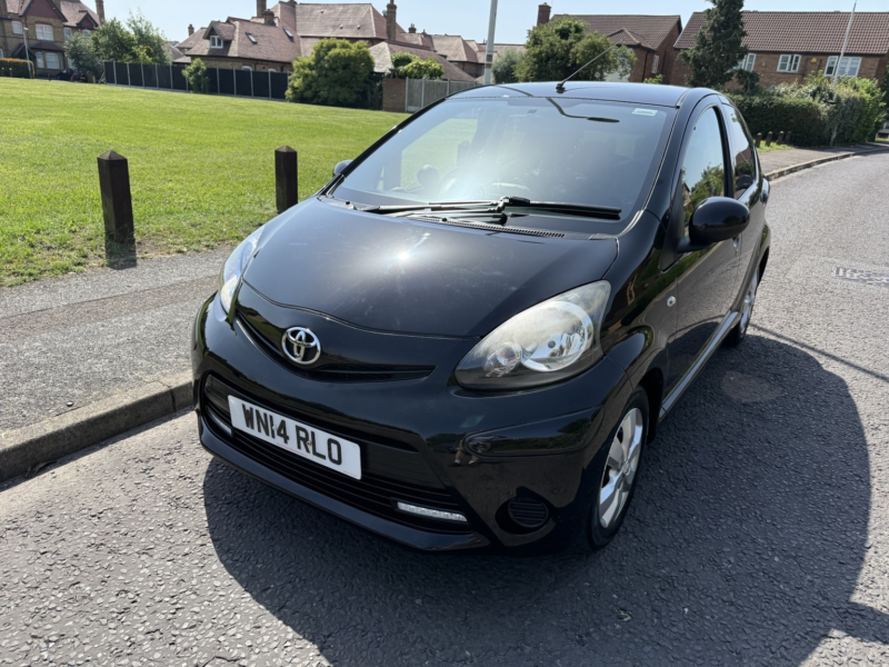 2014 Toyota Aygo 1.0 Vvt-I Move in Black — image 1