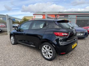 2017 Renault Clio 1.2 Dynamique Nav 1.2 16v 75 in Black — image 4