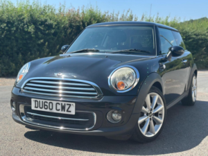 2010 MINI Hatch 1.6 Cooper Steptronic Euro 5 3dr in Black — image 2