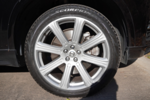 2018 Volvo Xc90 2.0 Inscription Pro T8 Twin Engine AWD in Black — image 5