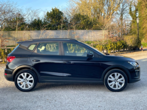 2019 SEAT Arona 1.6 Tdi Se Technology Lux in Black — image 2