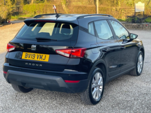 2019 SEAT Arona 1.6 Tdi Se Technology Lux in Black — image 3