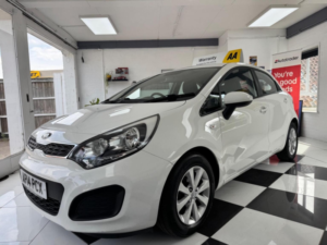 2014 Kia Rio 1.25 Vr7 Euro 5 5dr in White — image 3
