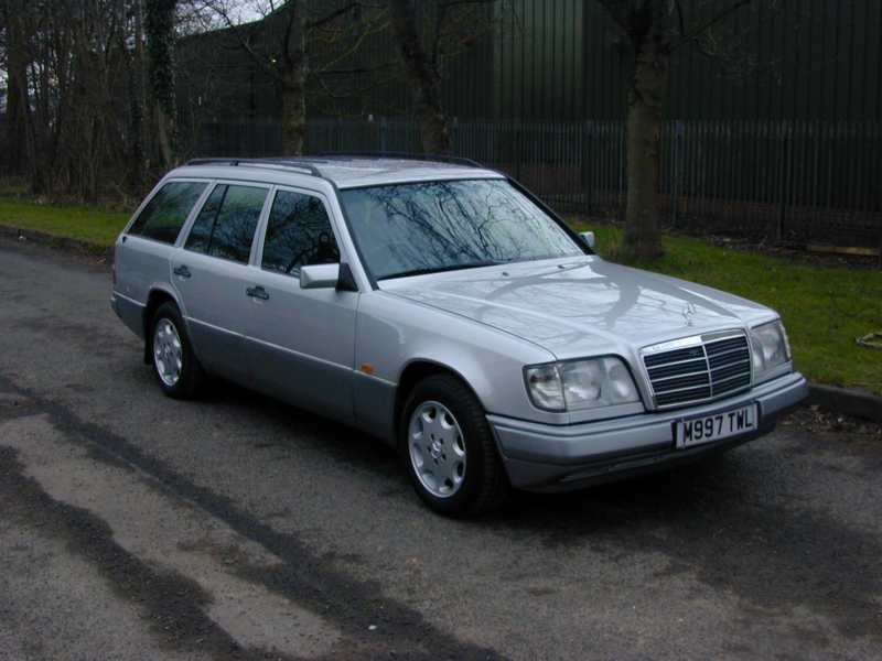 1995 Mercedes-Benz 220 Ref 8686 - Mercedes Benz W124 E220 Automatic Estate (rhd - Uk Car) in Silver — image 1