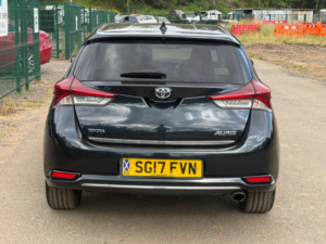 2017 Toyota Auris 1.6 D-4d Design Hatchback 5dr Diesel Manual Euro 6 (s/s) (112 Ps) in Grey — image 6