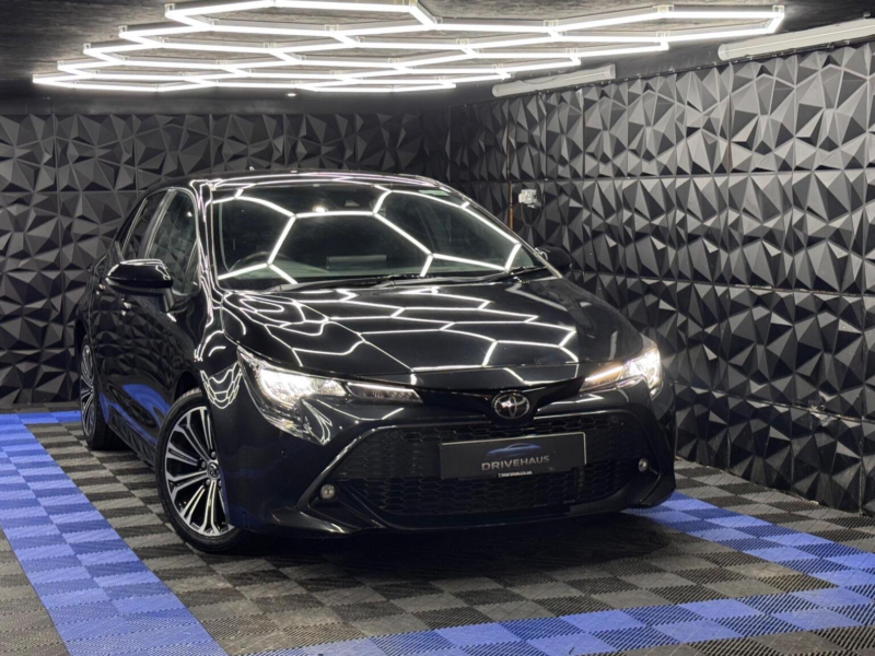 2019 Toyota Corolla 1.2 Vvt-I Design Euro 6 (s/s) 5dr in Black — image 1