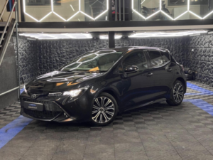 2019 Toyota Corolla 1.2 Vvt-I Design Euro 6 (s/s) 5dr in Black — image 3
