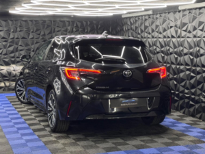 2019 Toyota Corolla 1.2 Vvt-I Design Euro 6 (s/s) 5dr in Black — image 4