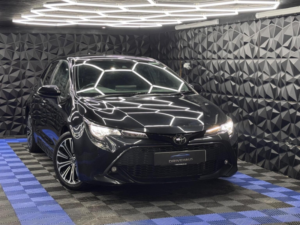 2019 Toyota Corolla 1.2 Vvt-I Design Euro 6 (s/s) 5dr in Black — image 5