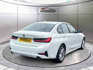 2019 BMW 3 Series 2.0 318d Se Auto Euro 6 (s/s) 4dr in White — image 6