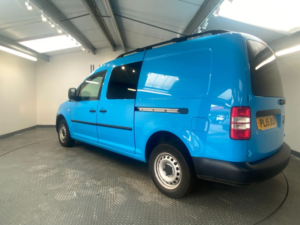 2015 Volkswagen Caddy 1.6 Tdi C20 Startline Panel Van 4dr Diesel Manual L1 H1 (149 G/km, 101 Bhp) in Blue — image 4