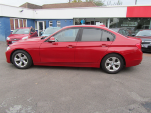 2012 BMW 3 Series 2.0 320d Efficient Dynamics in Red — image 2