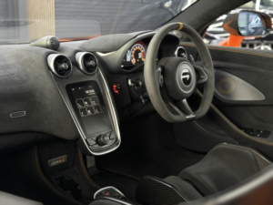 2020 Mclaren 600lt 3.8 T V8 in Orange — image 3