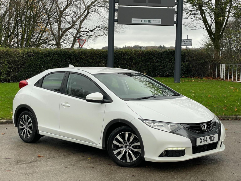2013 Honda Civic 1.6 I-Dtec Ex Euro 5 (s/s) 5dr in White — image 1