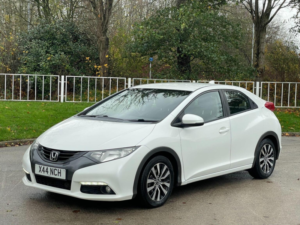 2013 Honda Civic 1.6 I-Dtec Ex Euro 5 (s/s) 5dr in White — image 4