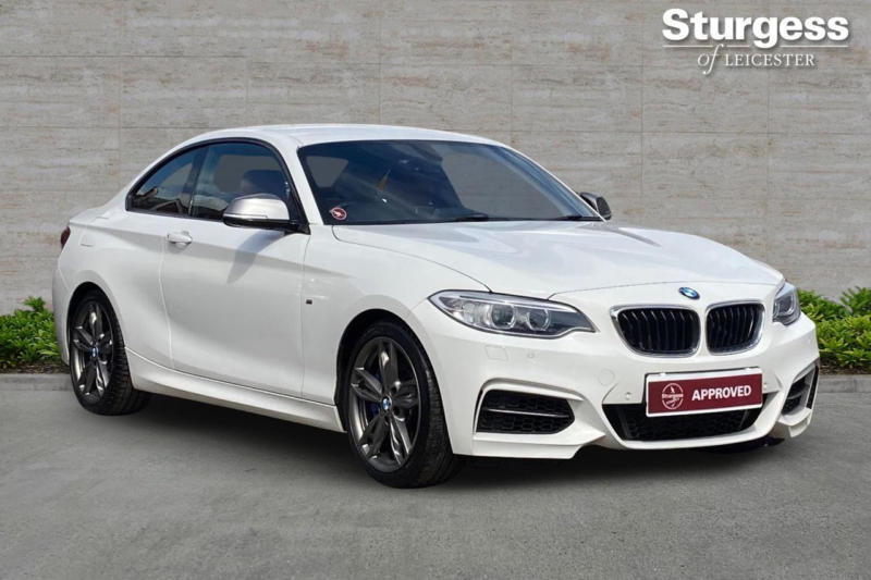 2015 BMW 2 Series 3.0 M235i Auto Euro 6 (s/s) 2dr in White — image 1