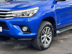 2018 Toyota Hilux 2.4 D-4d Invincible 4WD Euro 6 (s/s) 4dr (tss, 3.5t) in Blue — image 5