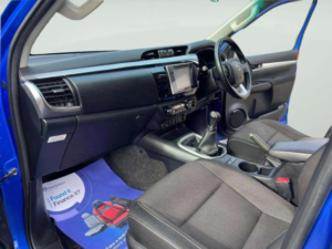 2018 Toyota Hilux 2.4 D-4d Invincible 4WD Euro 6 (s/s) 4dr (tss, 3.5t) in Blue — image 6