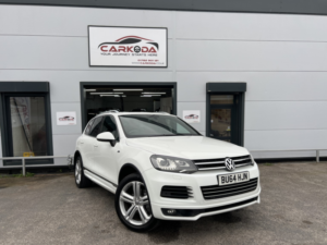 2014 Volkswagen Touareg 3.0 Tdi V6 Bluemotion Tech R-Line in White — image 3