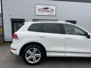 2014 Volkswagen Touareg 3.0 Tdi V6 Bluemotion Tech R-Line in White — image 5