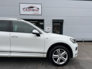 2014 Volkswagen Touareg 3.0 Tdi V6 Bluemotion Tech R-Line in White — image 6