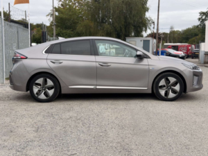 2020 Hyundai Ioniq 1.6 Ioniq Premium Se Fhev Semi-Auto 5dr in Grey — image 4