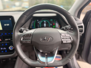 2020 Hyundai Ioniq 1.6 Ioniq Premium Se Fhev Semi-Auto 5dr in Grey — image 5