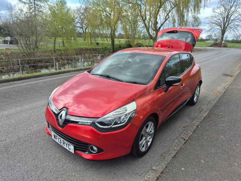 2013 Renault Clio 1.2 16v Dynamique Medianav Hatchback 5dr Petrol Manual Euro 5 (75 Ps) in Red — image 1