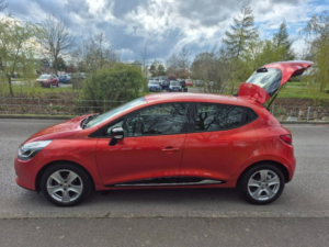 2013 Renault Clio 1.2 16v Dynamique Medianav Hatchback 5dr Petrol Manual Euro 5 (75 Ps) in Red — image 4