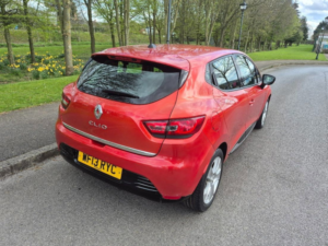 2013 Renault Clio 1.2 16v Dynamique Medianav Hatchback 5dr Petrol Manual Euro 5 (75 Ps) in Red — image 5