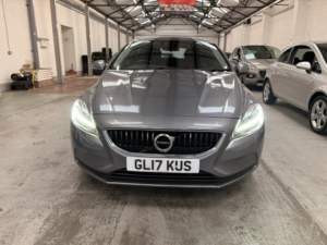 2017 Volvo V40 2.0 Momentum D2 in Grey — image 6